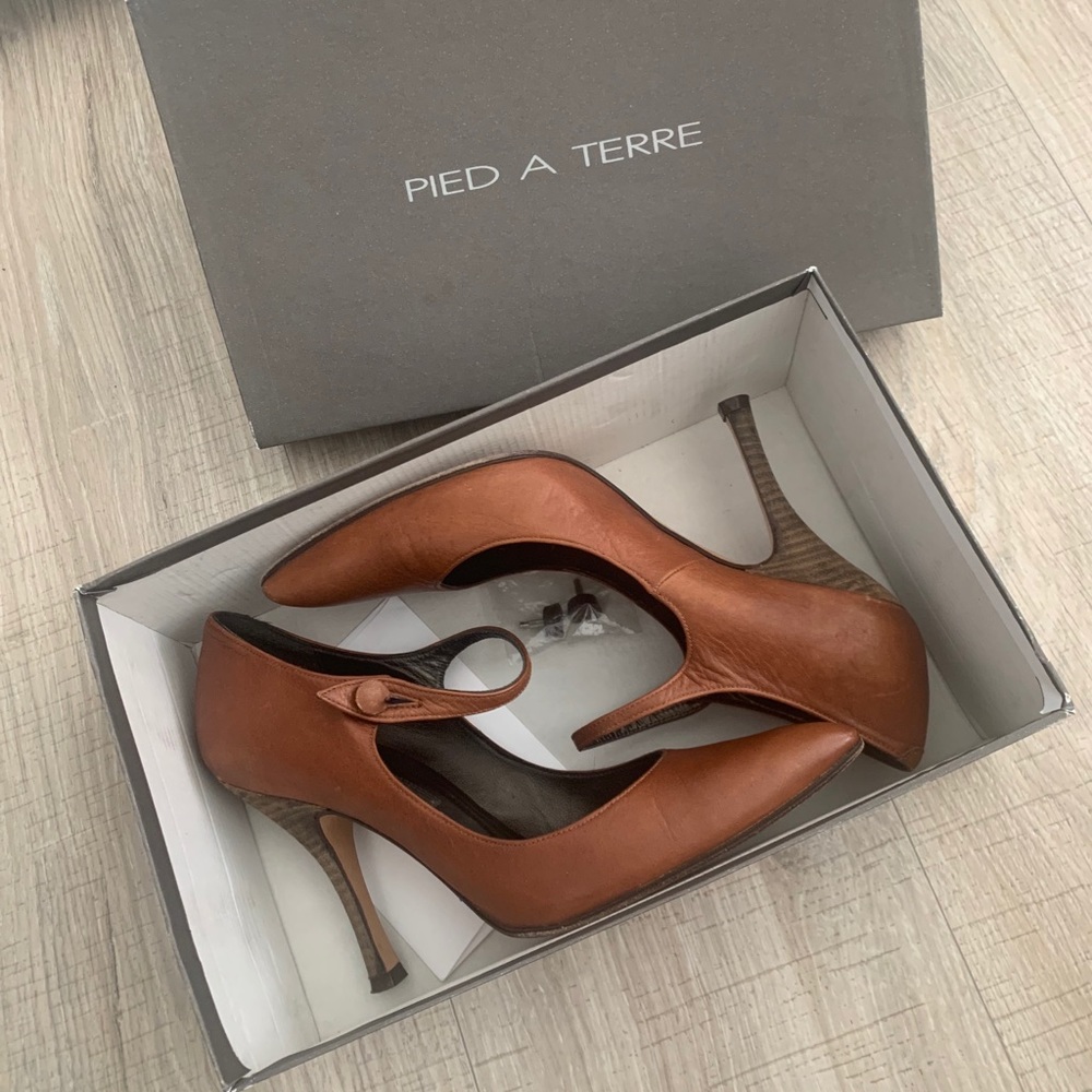 PIED A TERRE tan leather heel size 38 / size 8